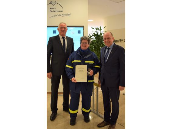 THW-Einsatzkräfte erhalten Bundesflutmedaille - Fluthilfe 2021 © Kreis Paderborn